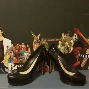 Black Pour La Victoire Pumps